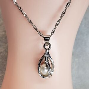 White Pearl Earrings and Necklace in silver Cage NWOT